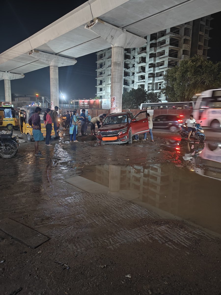 varunmehra03's tweet photo. @chennaicorp @chennai_Highway @chennaicorp @chennai_Highway , No action has been taken as yet. This happened yesterday. https://t.co/dYp6ZutytW