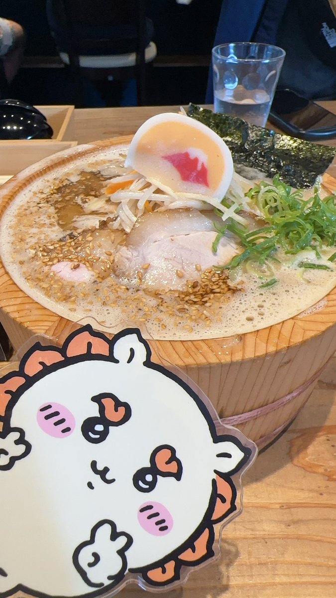 komoriru's tweet photo. 桶に入ったラーメン

ご対麺！ https://t.co/ykL3ap3lR8