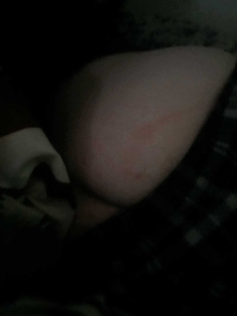 Dinnr2o's tweet photo. Ugh its so hard to get these off.. can smb come do it for me? https://t.co/TAZ4xNMgaQ