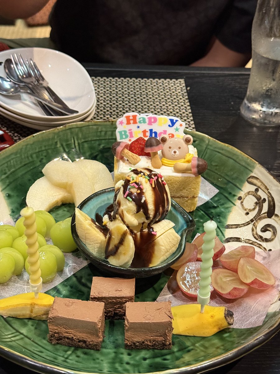 shirasu_THEEND's tweet photo. 昨日は夫さんの誕生日でした😭🩵いつもありがとう⸜🌷︎⸝‍♥️行きつけのご飯屋さんでお祝いした〜〜！これからもたくさん長生きしてください😭😭🙏🏻今日もケーキ食べるよ〜🤤🎂🩵 https://t.co/yUWe3Gg1Fm