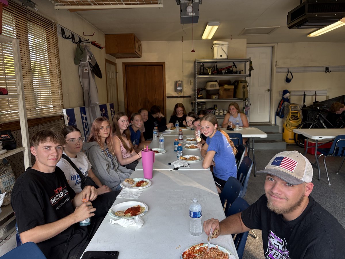 EpjCC's tweet photo. Annual spaghetti supper after two hard weeks of practice. Keep up the great work runners. https://t.co/HqLmzJ9RG6