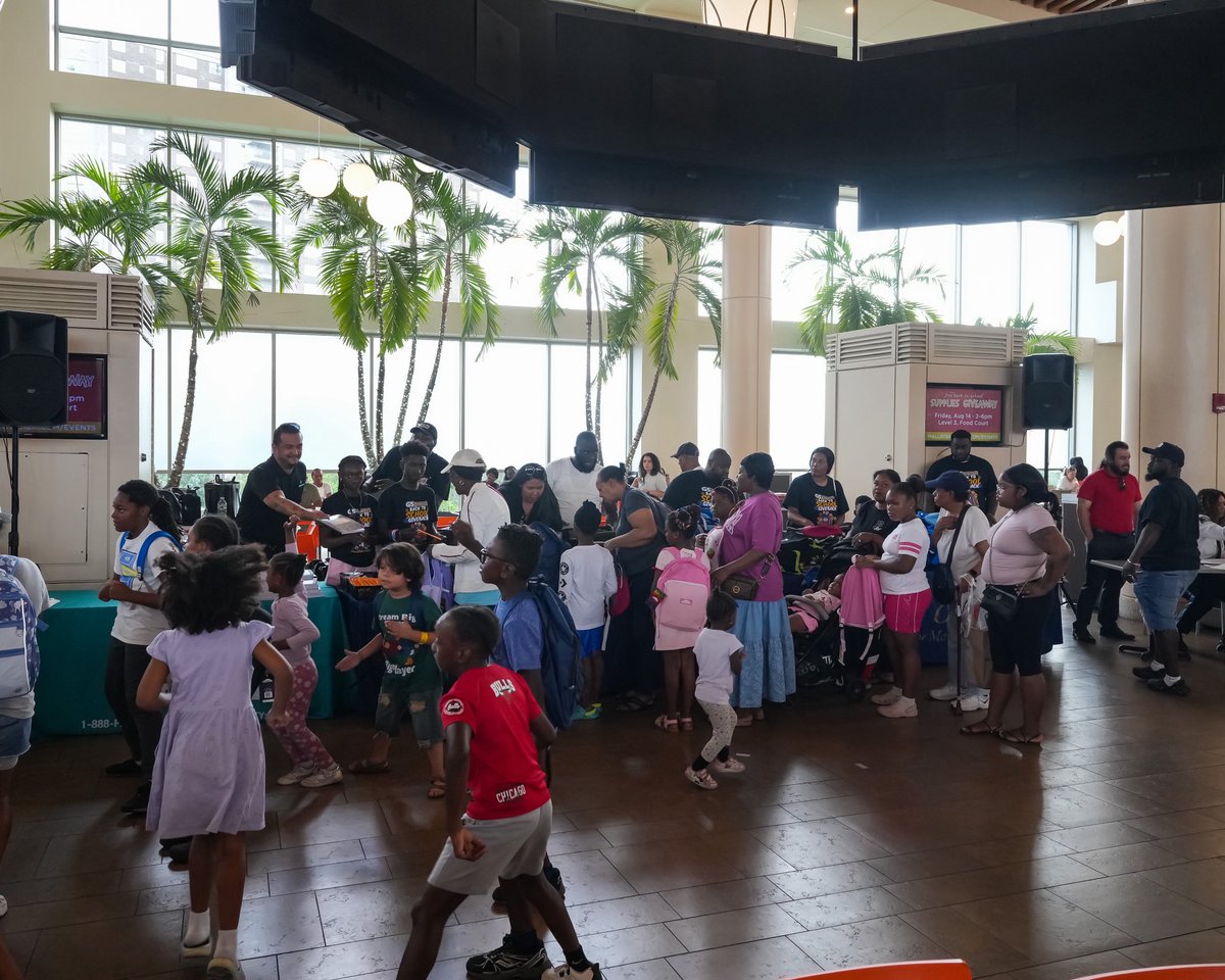 BPGibson2025's tweet photo. A great afternoon at the Mall at Bay Plaza for the Annual Back to School Giveaway. 

Thanks to the Team at Bay Plaza and community partners for coming together to support our students and families with bookbags, school supplies and giveaways! 

We wish our students an amazing and inspiring new school year! 📚📚