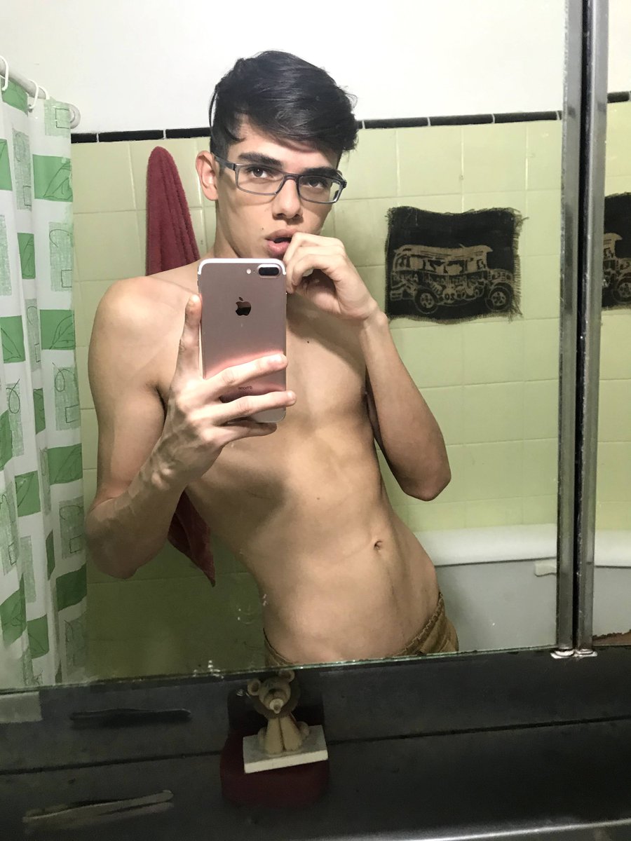 liamtwink777's tweet photo. https://t.co/8IaRantVE0