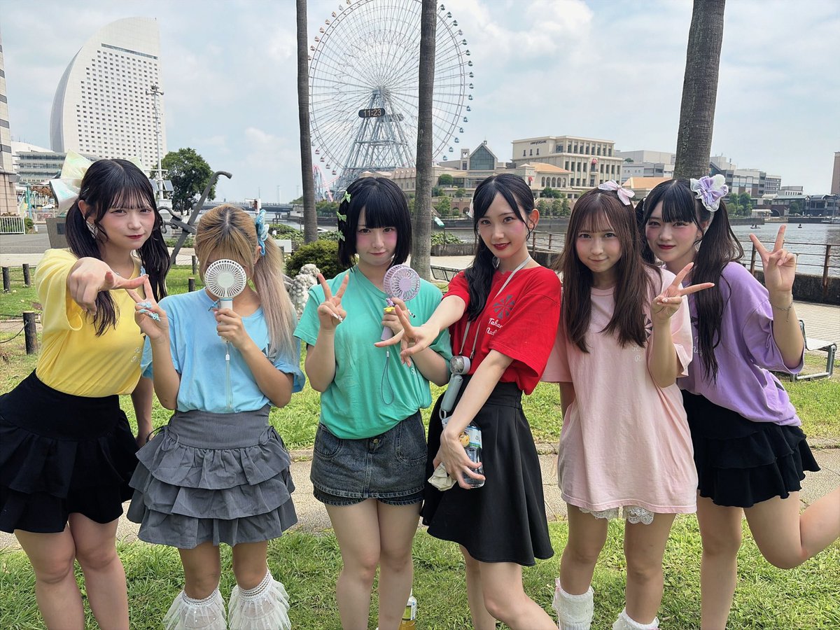 _MORE_official's tweet photo. 『『IDOL Treasure bottle LIVE～真夏の横浜アイドルSPLASH祭り～』』
お越しくださりありがとうございました！🌻

本日二つ目のライブはこちら⬇️

8/23(日)
『アイドルアラモードプチVol.139』

🏰 WITH HARAJUKU
🕰 OPEN 10:55 / START 11:10

🎁 ▶︎ トーク付き写メ券 / 2pt

出演 : 19:50-20:15
物販 : 終演後物販

🎫チケット販売中 𓂃🫧
https://t.co/wrYf5qYqmy

🔖その他スケジュールはこちらからチェック
https://t.co/yzQ8fI0kMK

#モアLIVE
#MOREをもっと広めたい