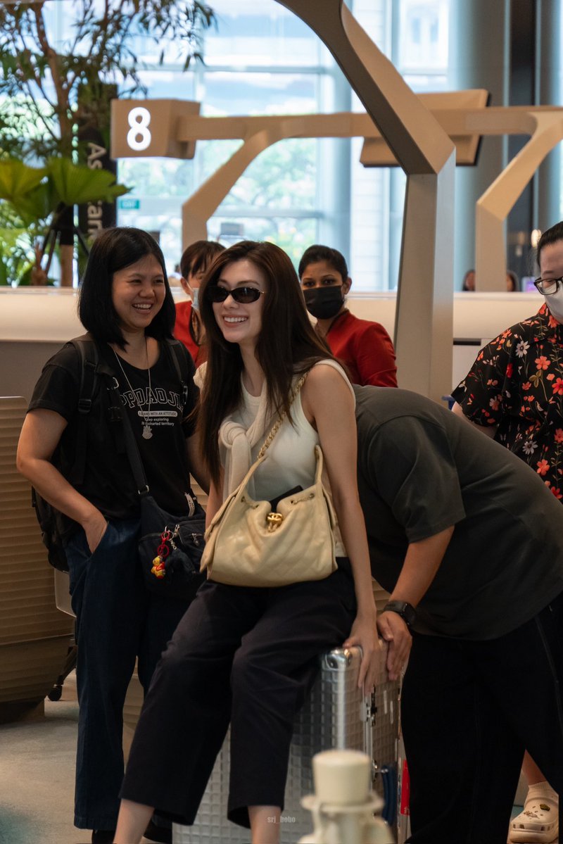 srj_bobo's tweet photo. joyrideee~~~

LENAMIU HELLO SINGAPORE
#LenaMiu1stFMinSingapore
#lalinalena #ลีน่าลลินา https://t.co/TgIesDIhzS