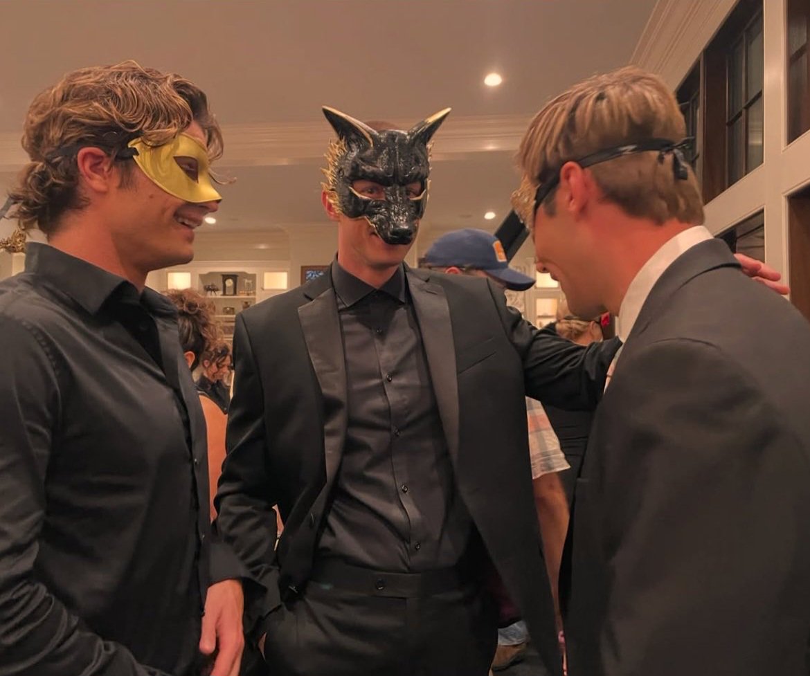 drewvstarkey's tweet photo. We’re going to a masquerade party tonight. https://t.co/OKGyR86xqb