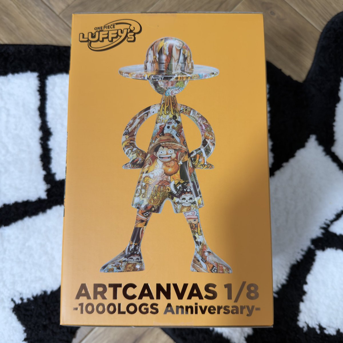 popoTCG's tweet photo. これは箱からもうカッコいい🤣
1000LOGSのイラストが全面にデザイン…存在感エグい。

ショーケースに飾るの楽しみだぜ😎🏴‍☠️
開封するか、このまま眺めるか悩むやつ。笑

#ONEPIECE #ワンピース #ルフィ #プレミアムバンダイ #フィギュア #ワンピースフィギュア https://t.co/ZqrZChdfMQ