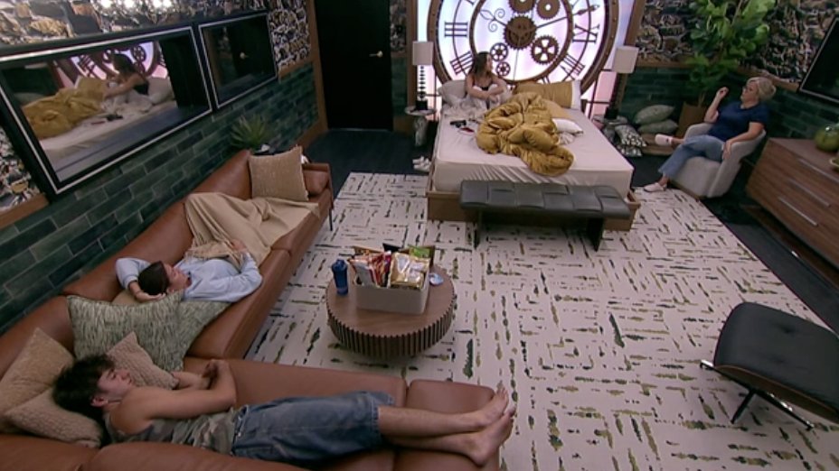 BenBast96's tweet photo. Drew: "I bet Taylor was waiting all day to do that (confront someone) she spent like 4 hours looking at the mirror"

Drew shut up. You weren't there. Keep Taylor's name out of your mouth. #BB28 https://t.co/Im0lyU66D7