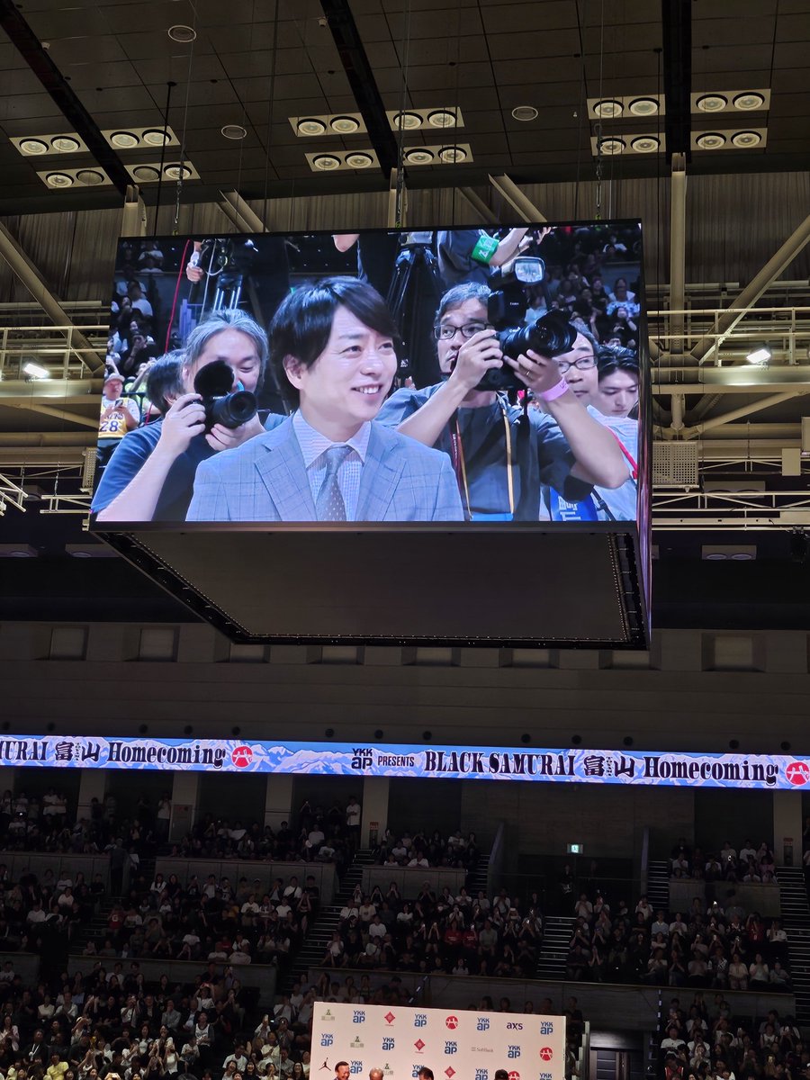 dokinlv's tweet photo. 動画撮る前、動揺して慌てたせいでドアップになった櫻井翔くんの写真📷 https://t.co/6WSqNeCEUT