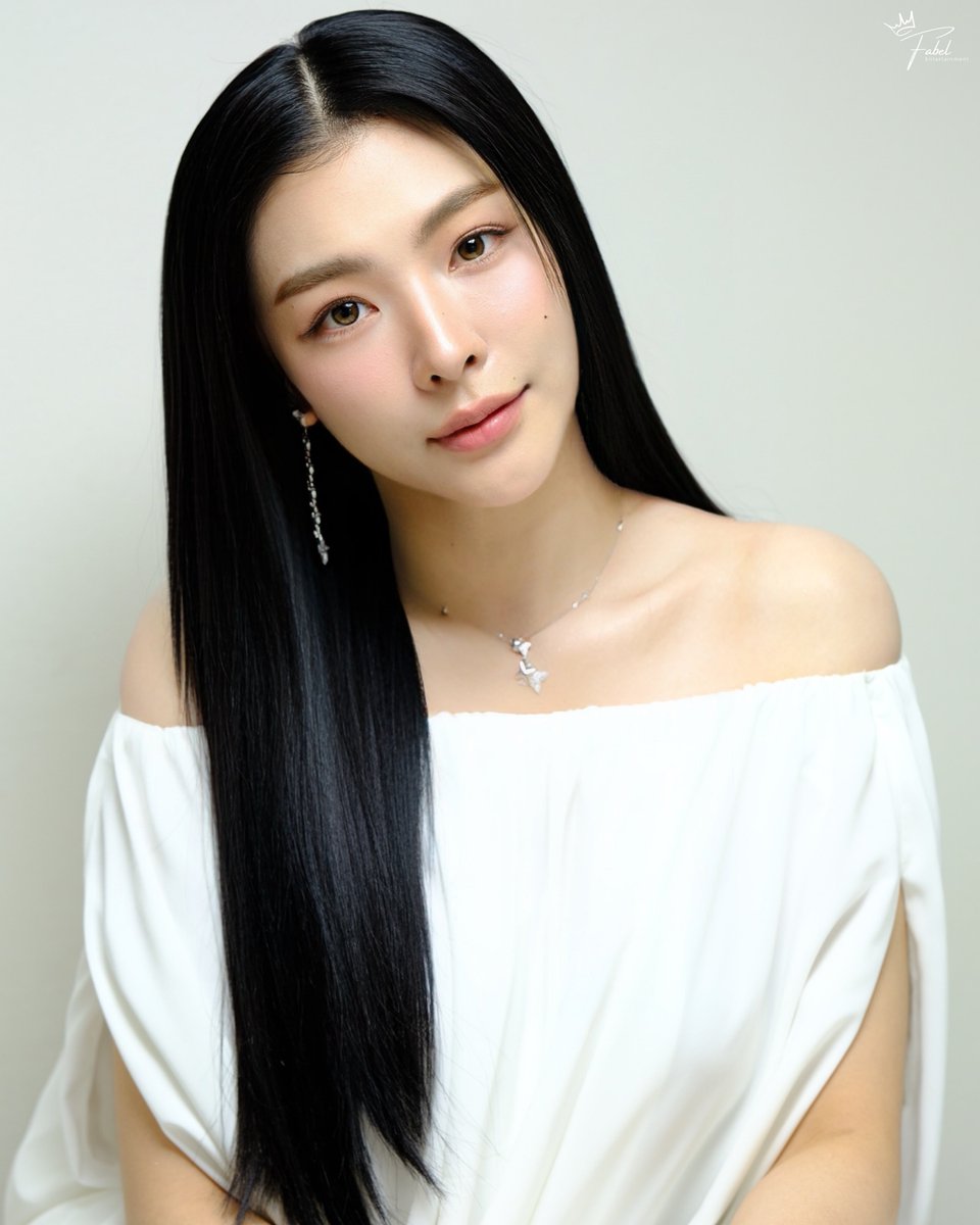 _NIM_FAYEMILY_'s tweet photo. นี่เราแพ้สาวผมไดร์ตรงหรอเนื่ย กรี๊ดดดดด

FAYE THE DEMIS SKINTALK
 #TheDemisxFaye https://t.co/ue9vthlndL