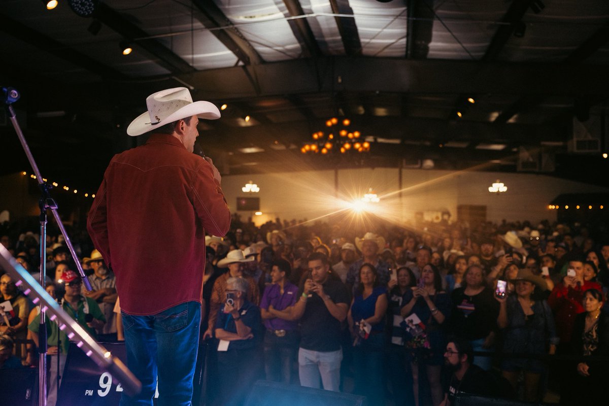 PulidoForTexas's tweet photo. 2,750 PEOPLE. IN BEEVILLE, TEXAS.

We SHATTERED the attendance record at the Grand Dancehall. 

In deep-red, rural Texas.

Something is happening out here. You can feel it.

Beeville! WE MADE HISTORY TONIGHT. https://t.co/4coqwaTP4c