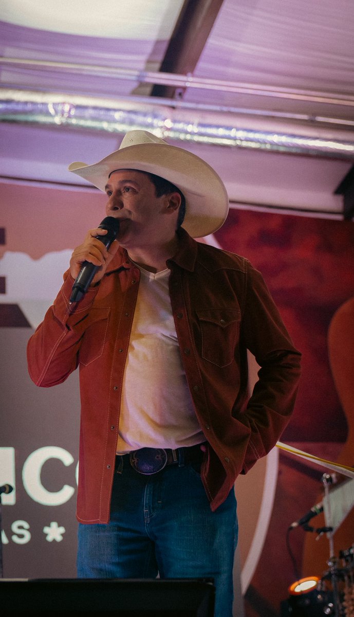 PulidoForTexas's tweet photo. 2,750 PEOPLE. IN BEEVILLE, TEXAS.

We SHATTERED the attendance record at the Grand Dancehall. 

In deep-red, rural Texas.

Something is happening out here. You can feel it.

Beeville! WE MADE HISTORY TONIGHT. https://t.co/4coqwaTP4c
