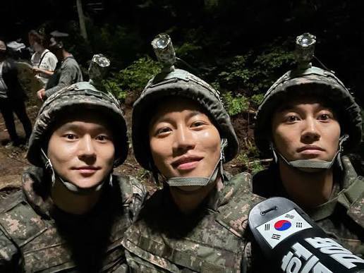 bzoqif's tweet photo. 품 너무드넓어서 한쪽어깨만으로 내여자 지킬 수 있을것같은 벌크업남자가좋다.. 요즘 짐승돌 좋아하던 돌판sbn들 너무이해됨 https://t.co/DuMHsROfcZ