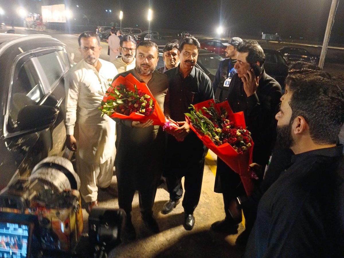 Pp_s199's tweet photo. Parliamentary Secretary for Forestry &amp; Wildlife Punjab MPA @qmalik86 sahiwal.Attended an event organized by developers.The ceremony heartfully expressed the nation's profound trust, solidarity, and unwavering solidarity with the Pakistan Army. 🇵🇰
#Pakistan #Solidarity #PakArmy https://t.co/4udlRVdI1X