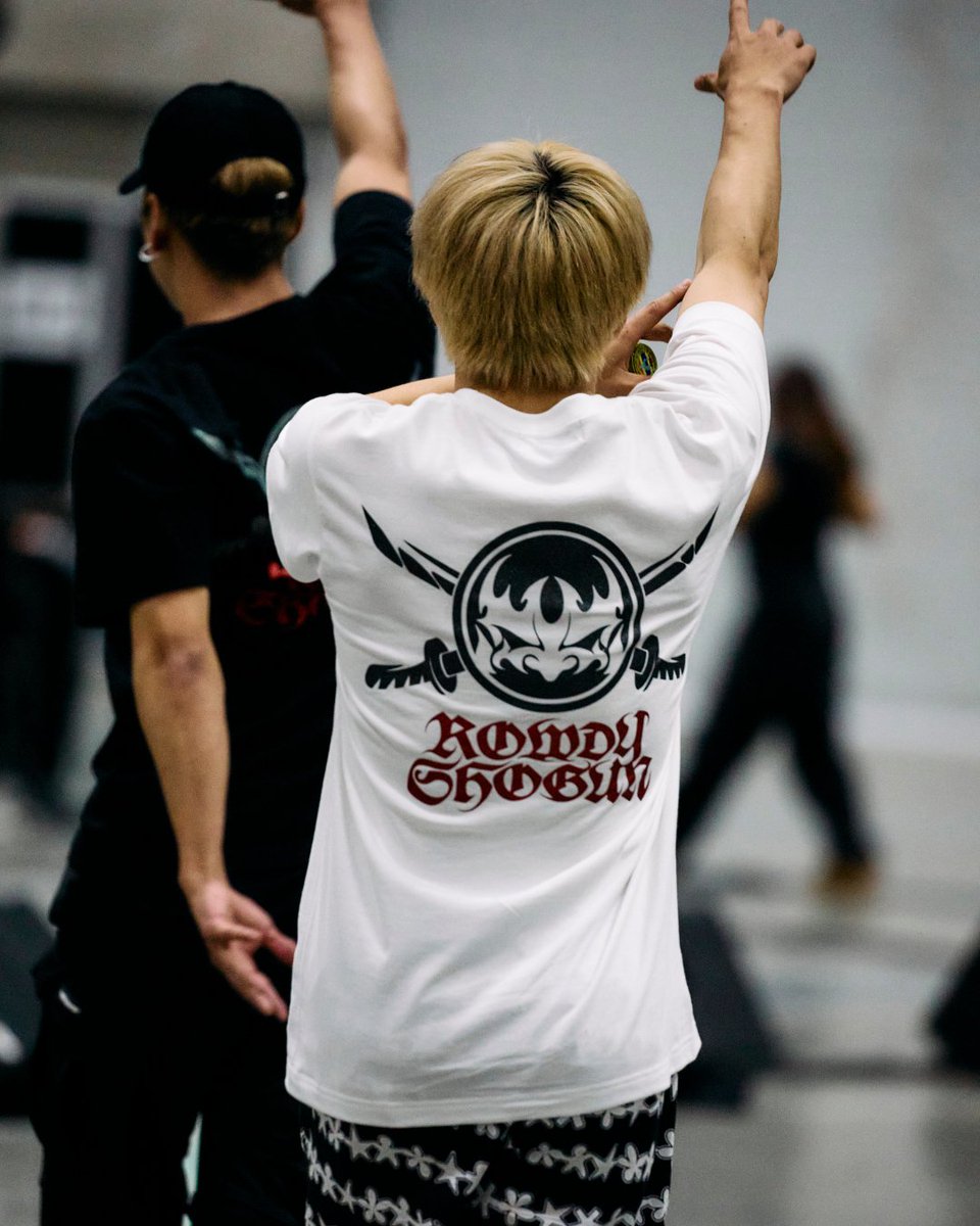 vertical_garage's tweet photo. #BATTLEOFTOKYO
FEATURING WORKS @ららアリーナ東京ベイ

■POP-UP先行販売
*p(R)ojectR® × ROWDY SHOGUN SS TEE
PRICE：¥6,930 tax-in
https://t.co/raw2VXWQPL

#岩谷翔吾  @RMPG_ShogoIwaya
#浦川翔平  @ura_river_ 
#藤原樹 @itsuki__rmpg
#武知海青 @kaiche_official 
@therampagefext https://t.co/icQfS3VSQr