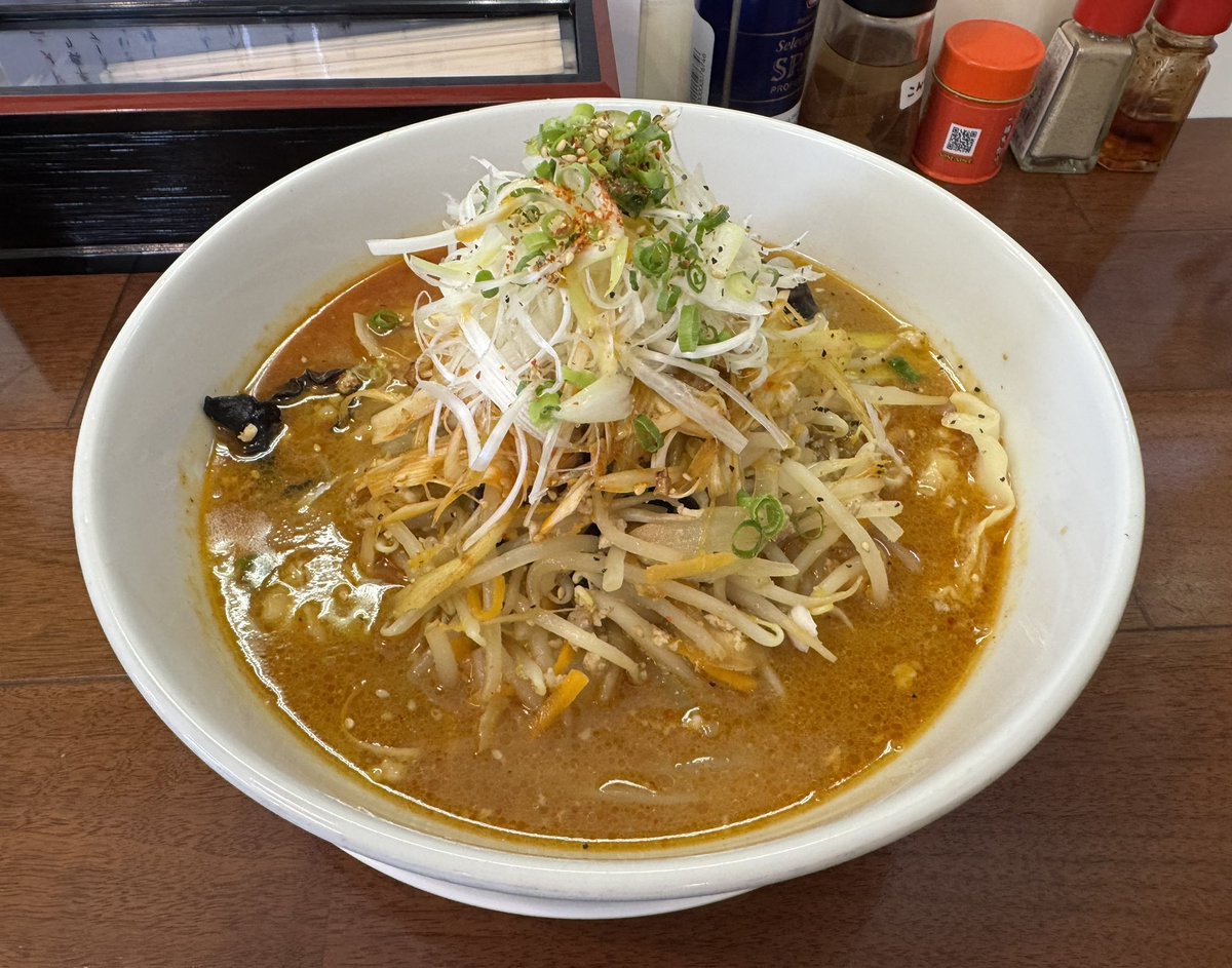 iwataka_'s tweet photo. R08.08.23
麺屋匠
ネギ味噌らーめん大盛（中辛）

本日のランチは匠さん😋
暑くてもやっぱり食べたいのでネギ味噌を注文！辛さはこれかは外回りなのでひさえめ💦
いつも安定の美味しさで👍
いい汗💦かきました〜♪
本日も大変美味しく頂きました♪
御馳走様でしたദ്ദി ˃ ᵕ ˂ ) https://t.co/t7Qc8MfwTN