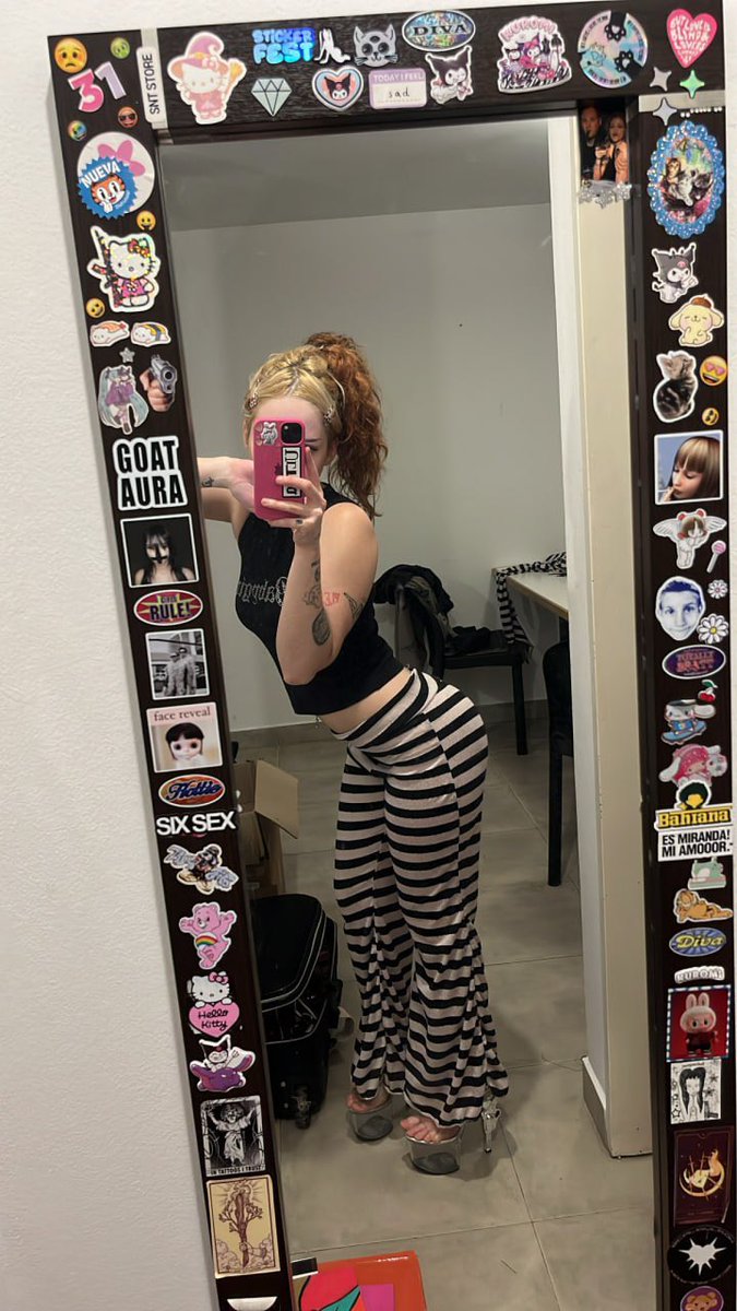 jaylabellie's tweet photo. i’m tipsyyy i wanna be kissed https://t.co/Mv4kB1CyFv
