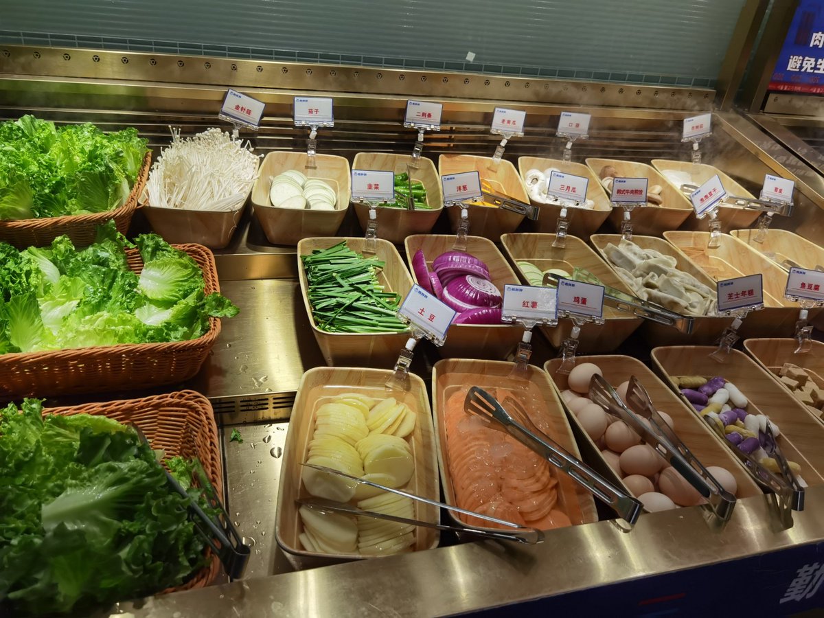 DrHassanSaad1's tweet photo. Stock up for your week! Fresh spinach, free-range eggs u0026 whole-grain bread on today's grocery list—healthy meals start with quality picks.， https://t.co/gLZv4YwQxM