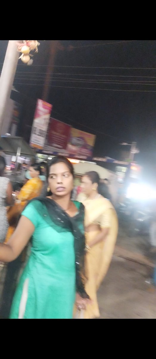 Trending99999's tweet photo. #sexy #mommy #candid

#randi https://t.co/Eqa0CUCbDh