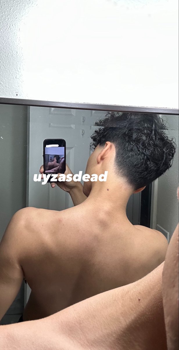 uyzasdead's tweet photo. carve your name on my back <3 https://t.co/E9k4OIOS9W