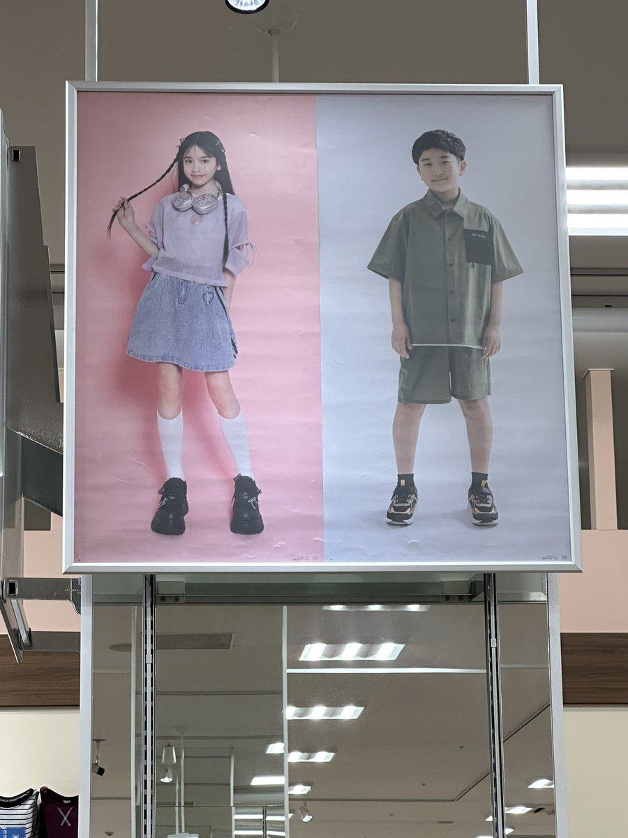 nownowsmile's tweet photo. 誰か知らんけど、バースデイのモデルの女の子スタイル良過ぎない？ https://t.co/tGlRmHlZPc