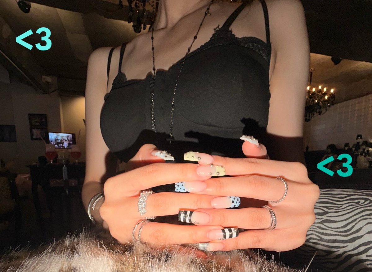 soongieee_'s tweet photo. 셀프네일하세용💅🏻 https://t.co/wnafKHXYK2
