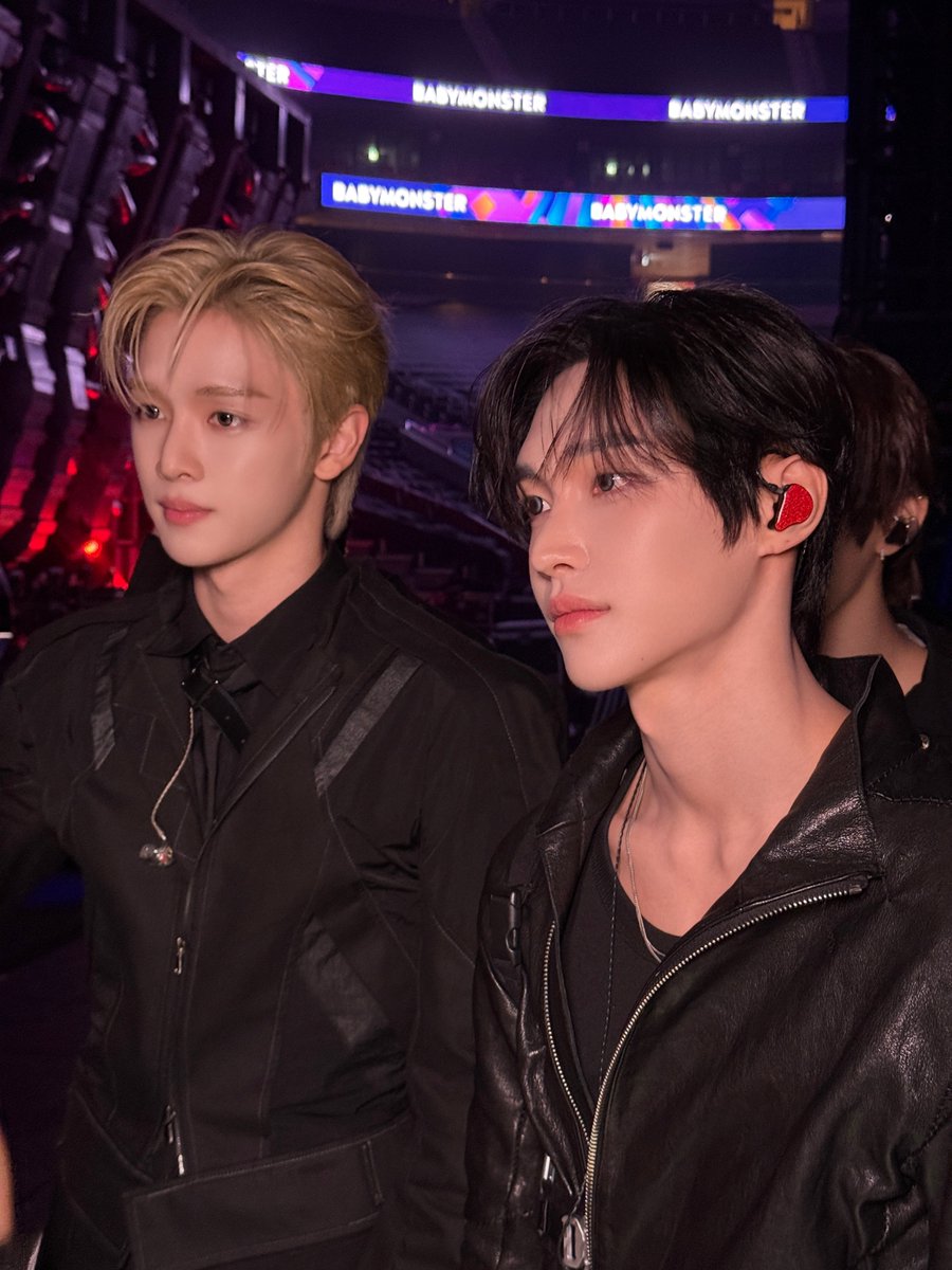 mepuppieyou's tweet photo. หล่อเกิน เหมือนไม่มีอยู่จริง หลุดมาจากการ์ตูนตาหวาน https://t.co/RlbDwu86Gj
