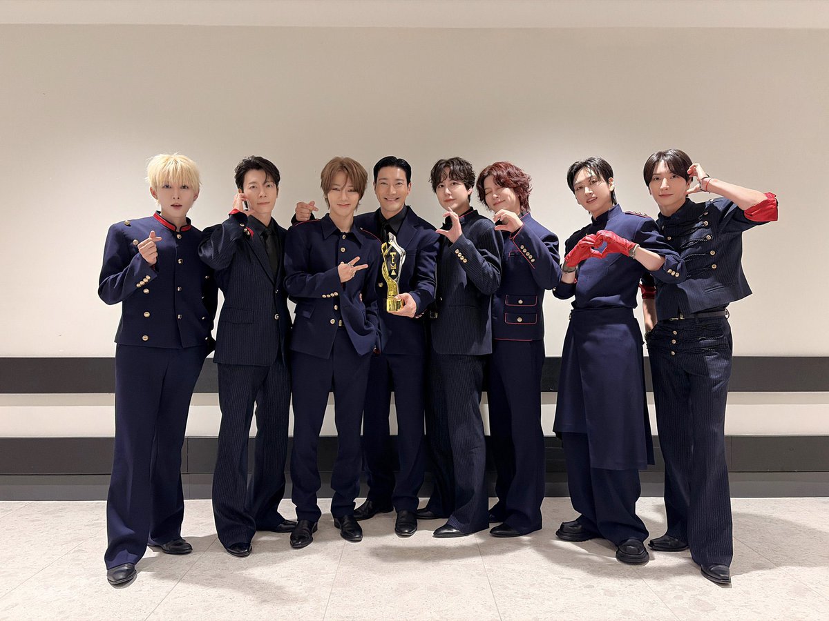hee_uyu's tweet photo. SUPER JUNIORってどんなステージもどんな公演もそこに他グルが居てそのファンダムがあってもSUPER JUNIORの出番になった瞬間、その時だけはSUPER SHOWにしちゃうの凄すぎね。
あとやっぱり今回全員衣装とヘアメ最高すぎたね。

#SUPERJUNIOR
#TIMA #TIMA2026 https://t.co/frz4IuHZfP