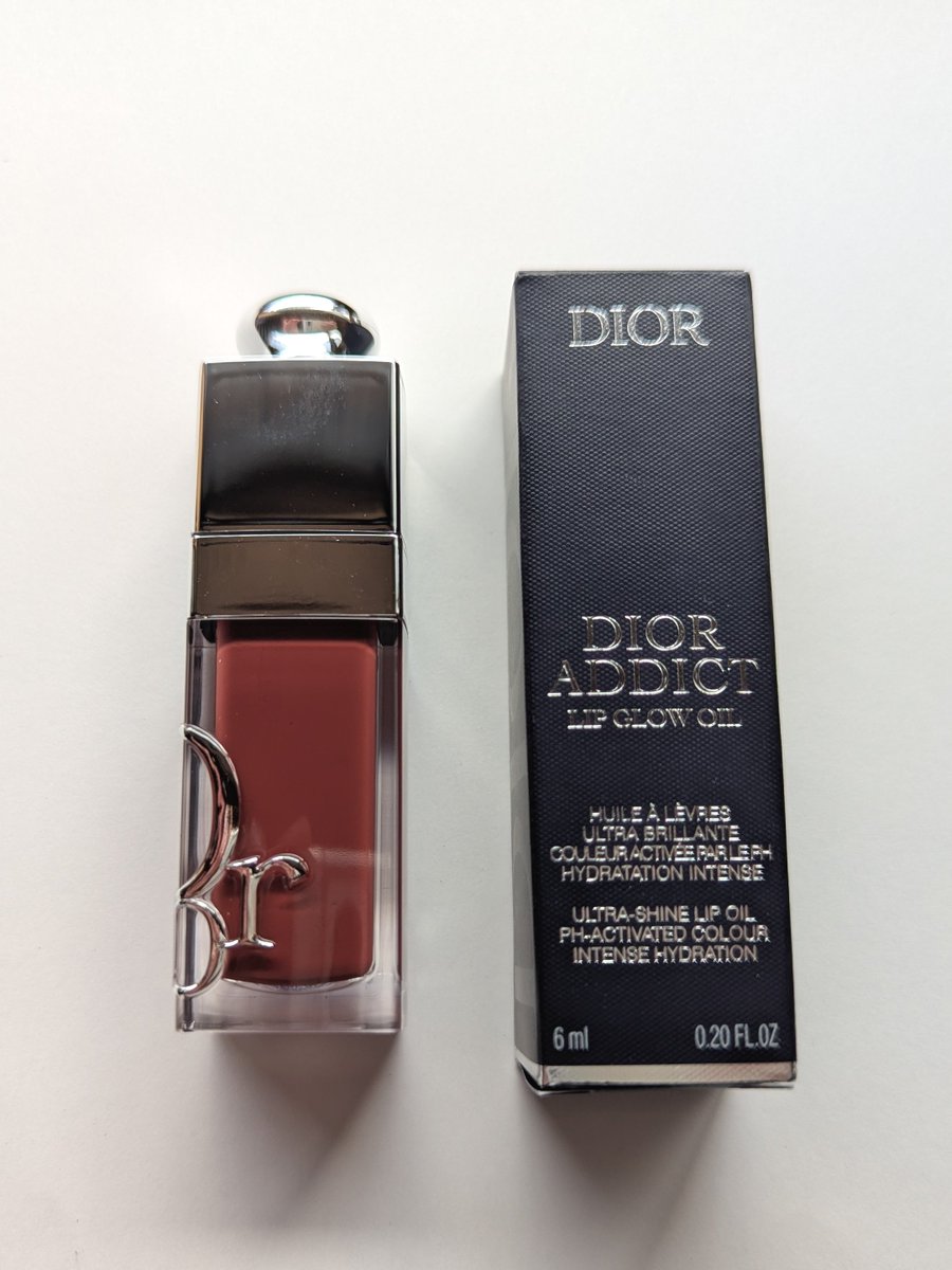 Roubai_197's tweet photo. #コスメ購入品
Diorアディクト　リップグロウオイル
104ブラックチェリー

保湿◎色持ち普通。
オイルにしては色持ちする。
グロス系の仕上がり。
バニラの良い香りがする。
ブルベ冬の人にオススメ。
子供顔は薄くつけるのが似合う。 https://t.co/IdqVbpcGqW