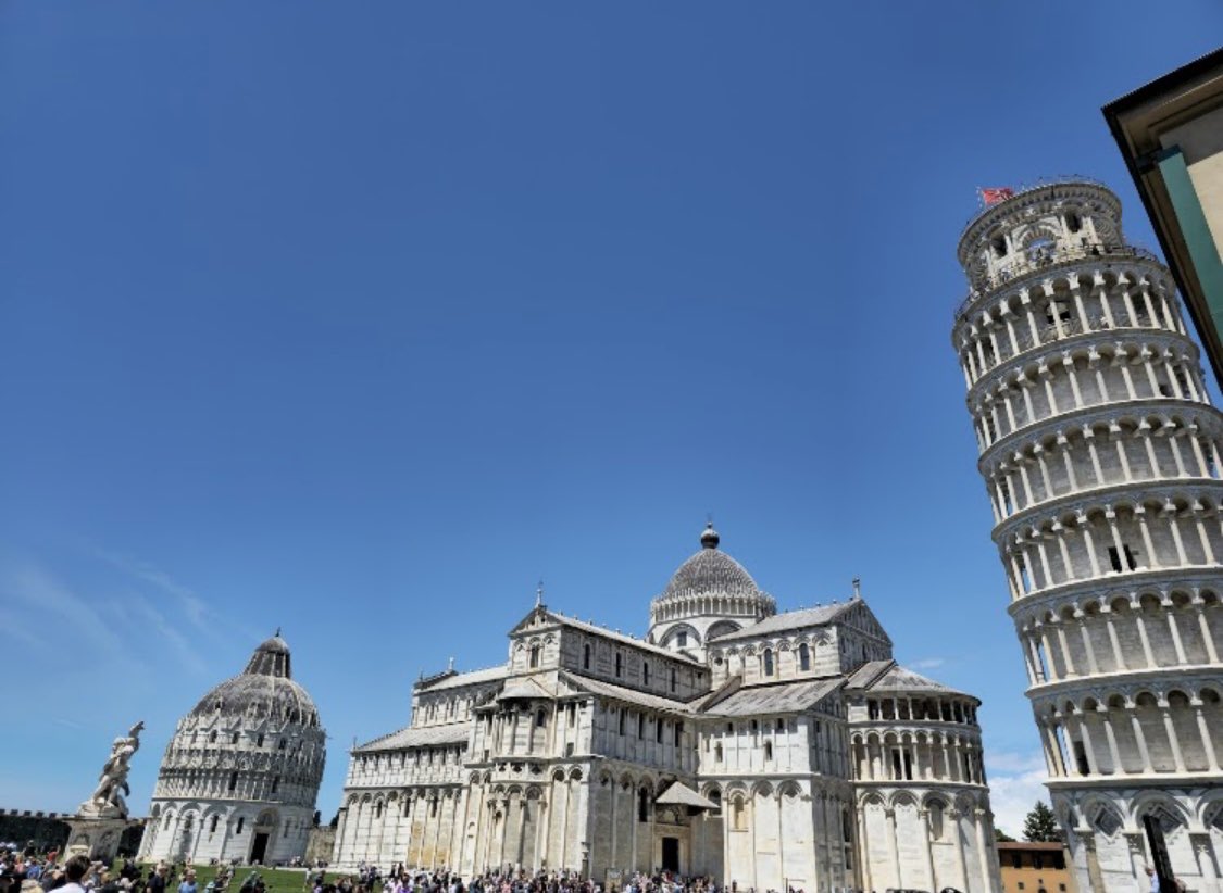 Aloha99777's tweet photo. ดั้งโด่งแค่ไหนน  ก็แพ้หนุ่มอิตาลี่ 5555  #Ittaly  #pisa  #7สิ่งมหัศจรรย์ของโลก #หอเอนปิซ่า https://t.co/k6U30QKYwH