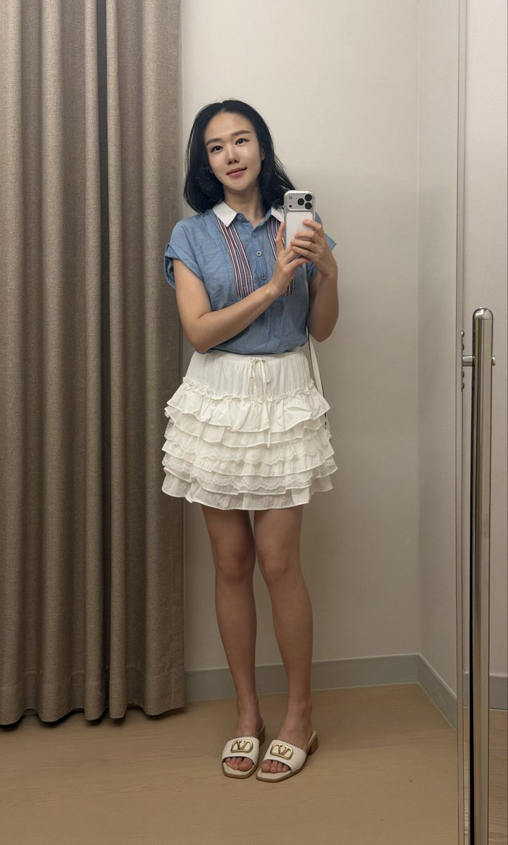 thea_lena_'s tweet photo. getting ready for a little seongsu day out ♡ https://t.co/H8EH7alQdr
