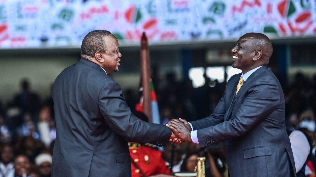 Gats_Kiongozi's tweet photo. Time ya Uhuru hadi Ruto mwenyewe alikuwa amenona.. #projectsnotslogans https://t.co/ARw8UcSoUR