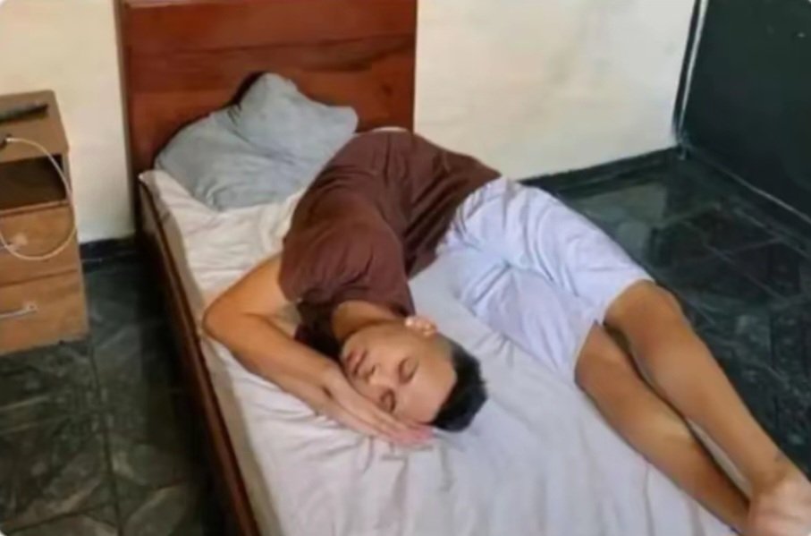 Igorlimaq's tweet photo. Eu indo dormir assim depois do Arthur me dar um restart https://t.co/zG0zu2t6nH