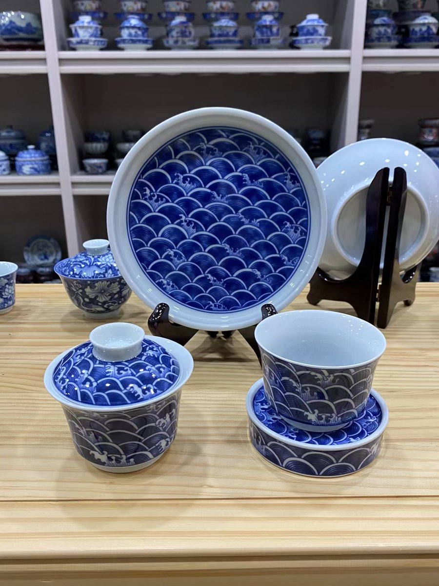 jerwil_naves's tweet photo. Just finished this cozy knit mug cozy for my morning latte! Simple手工 touch makes every sip better.  What’s your go-to small craft project https://t.co/eEKEgncqoP