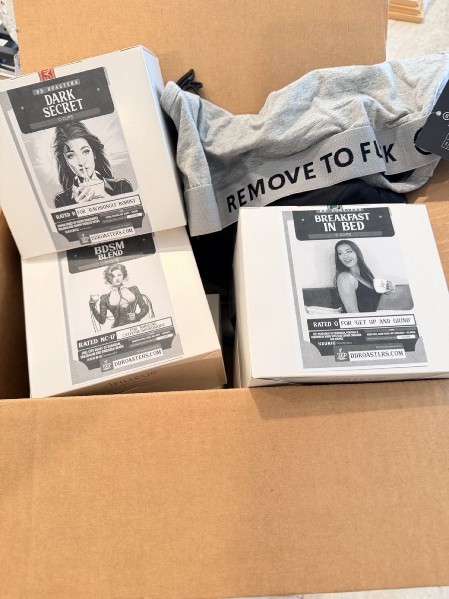BeNiceNataaa's tweet photo. So excited to try all this goodness! ☕️ Thank you so much @akaDaniDaniels &amp; hubby! 🩷@shopddbox https://t.co/Y19W8DRWt1