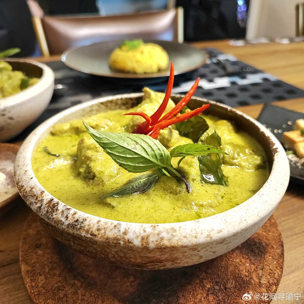 JustBarbie727's tweet photo. Craving something new Let your taste buds travel to Thailand with this spicy green curry loaded with fresh coconut milk, Thai basil u0026 tender veggies—10 mins to make at home! https://t.co/uFFUHk83Zp