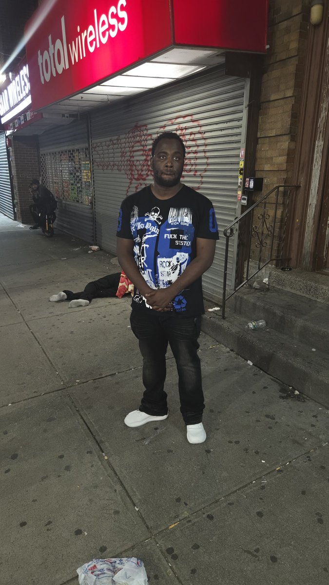 traplee132's tweet photo. @Le_mone_naed If you let me fuck I'll  use a condom  and it will be great https://t.co/ifeNASOJZj