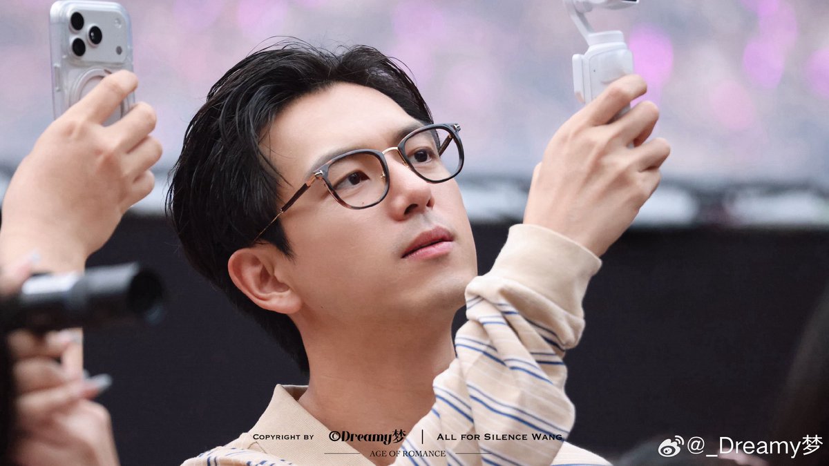 1019source's tweet photo. Li Xian captured by Wang Sulong's fansite 
#LiXian #李现 #리시엔 ©Dreamy梦 https://t.co/B6BLI0kRjS