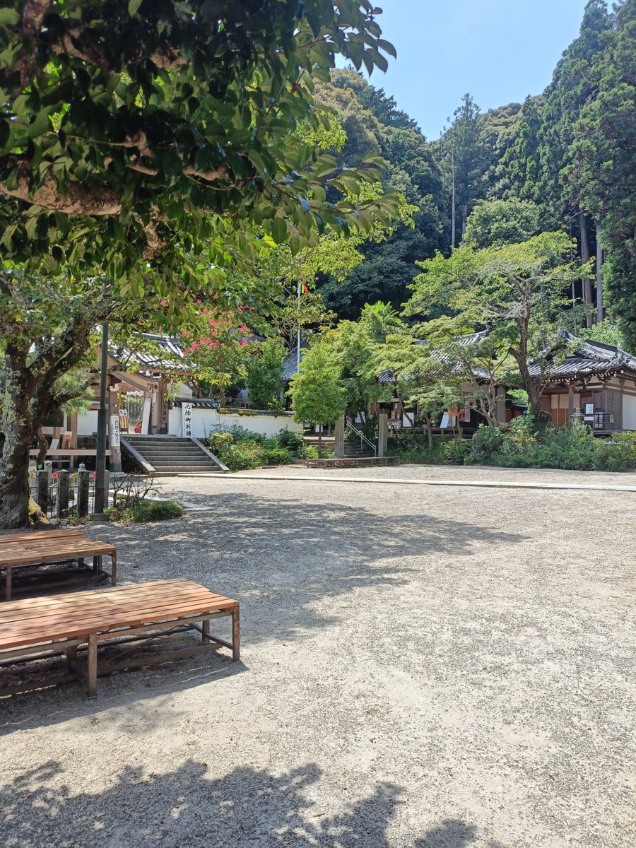ru8ru8ru's tweet photo. 夫の前厄の厄祓いで、奈良の松尾寺へ。
わたしも一緒にご祈祷してもらいました！

日本最古の厄除け霊場で、約1300年もの歴史があるお寺。

今日から1年は何度でもご祈祷無料でできるということなので、定期的に行くのもいいですね✨ https://t.co/Nuq84WILIh