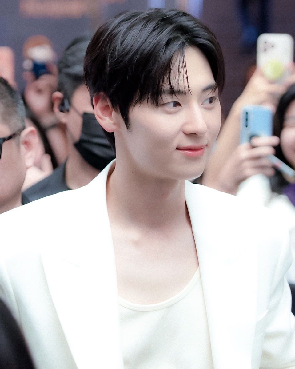 pchmhgif's tweet photo. #황민현 

🍑https://t.co/6hu5tt8DW6
🍑https://t.co/CqbdpHtwdv
🍑https://t.co/D0p11nutAH https://t.co/Z0ThJpezaH