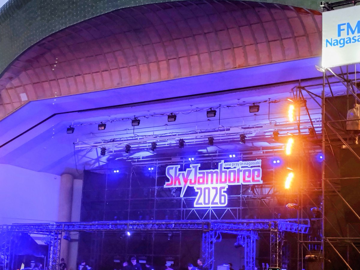 risa10165's tweet photo. Sky Jamboree 2026～one pray in nagasaki～
初めましてのスカジャン、最高に楽しいフェスだった！
1ステで全てのバンドを見れること、このメンツなのに集客1万人前後の他のフェスに比べ小規模で後ろからでもステージが割と見えること、長崎駅から割と近く便利なこと。
とても良いフェスでしたー https://t.co/rN2LjcHcYH