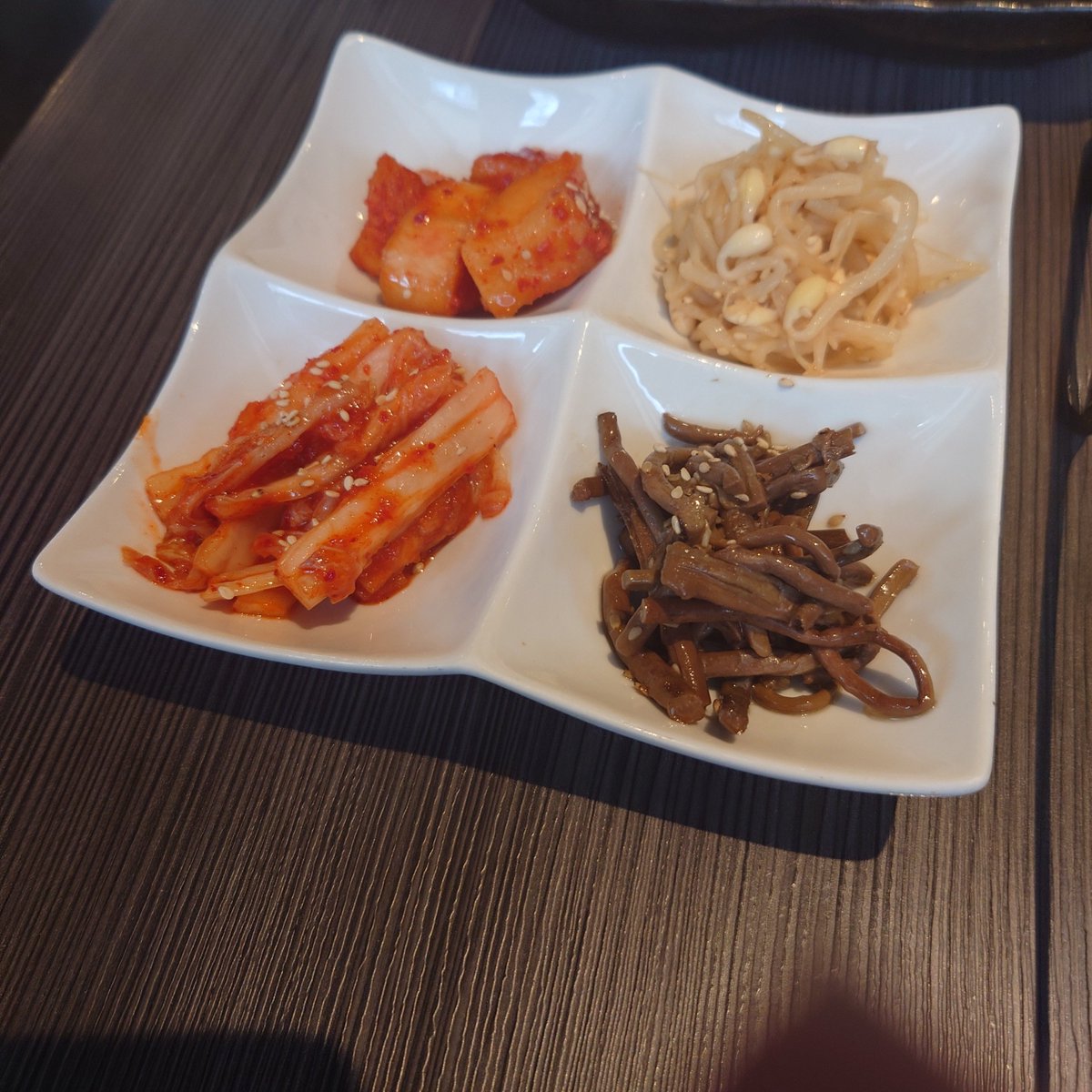 DOKOORUNO's tweet photo. 肉食って幸せということで https://t.co/fEzGnKj2wH