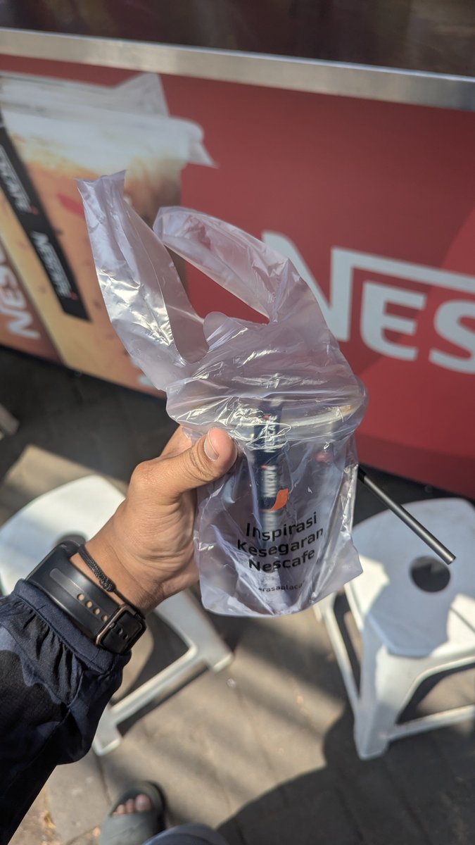 icanghw's tweet photo. Trimakasih @NESCAFE udah buat kopi se enak ini 
Americano 3shoottttttt!! https://t.co/n9HF4VnBd1