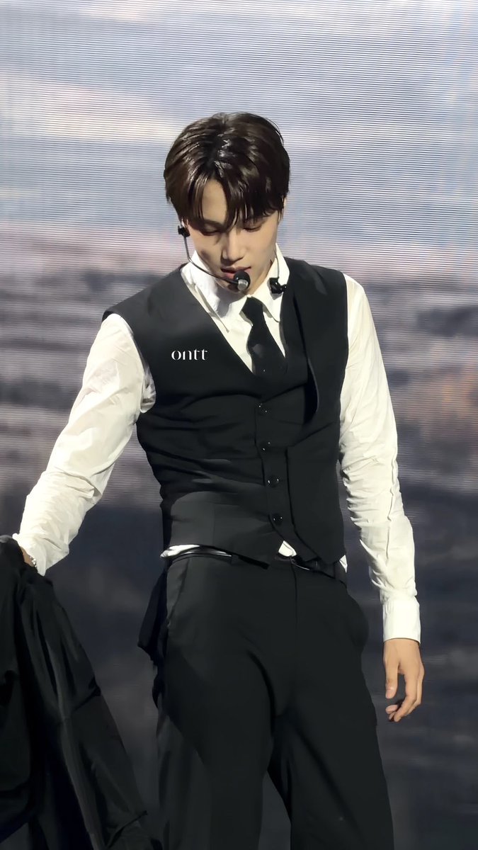 yUzU88nini's tweet photo. 白いシャツのKAIが好き🐻🌱

#카이 #EXhOrizon #exo #엑소 #weareoneEXO https://t.co/YhDnILZQ1u