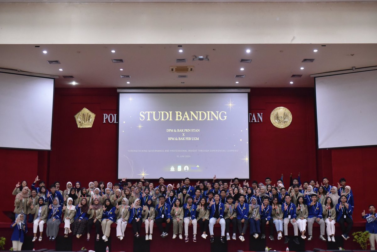 bakpknstan's tweet photo. 🤝 Studi Banding: DPM &amp; BAK PKN STAN × BPM &amp; BAK FEB UGM 

Membangun sinergi tanpa batas ruang. Senang bisa berkesempatan bertukar wawasan dan best practice tata kelola bersama rekan-rekan BPM &amp; BAK FEB UGM.

Terima kasih atas sambutan hangatnya, mari terus berkolaborasi! ✨ https://t.co/dmVotup7qL