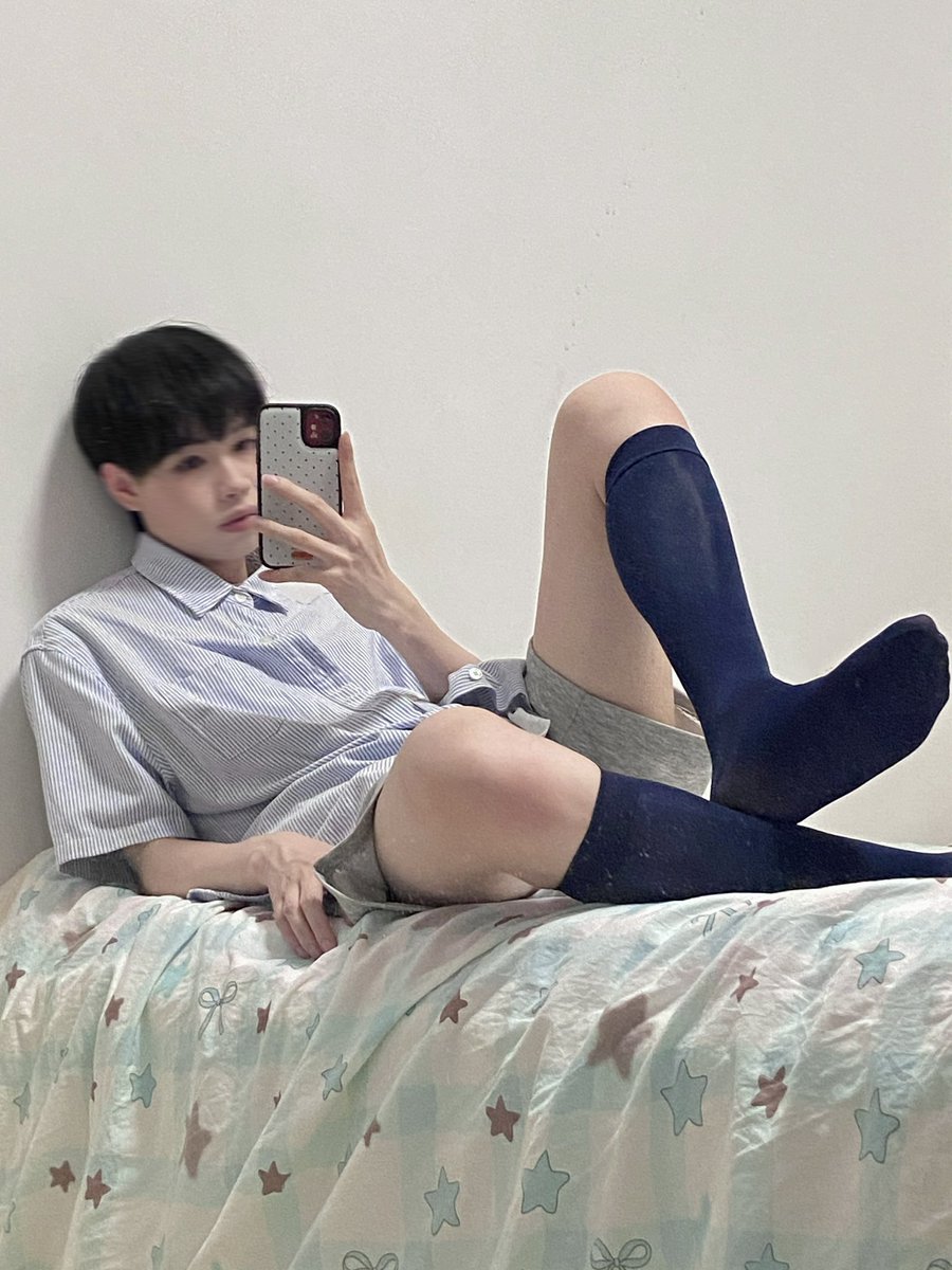 co1dp3ach7ea's tweet photo. 该怎么做你自己清楚
#0s #丝袜 #正装丝袜 https://t.co/SL9gkQ37nN