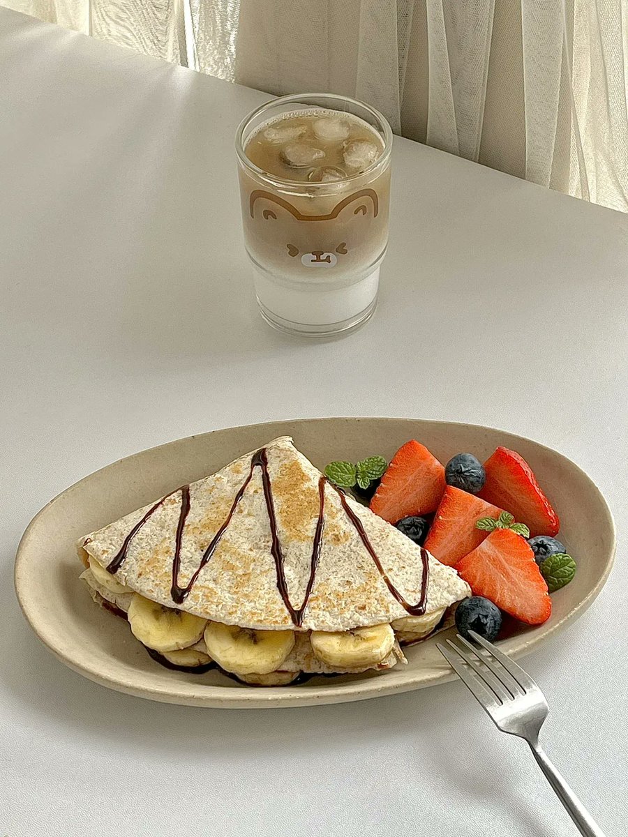 mohammedjubran2's tweet photo. Creamy organic almond butter, no added sugar/oil—spread on toast + banana slices = 10/10 snack. Nutty, smooth, and perfect for daily fuel! https://t.co/1peEoB3Rb5