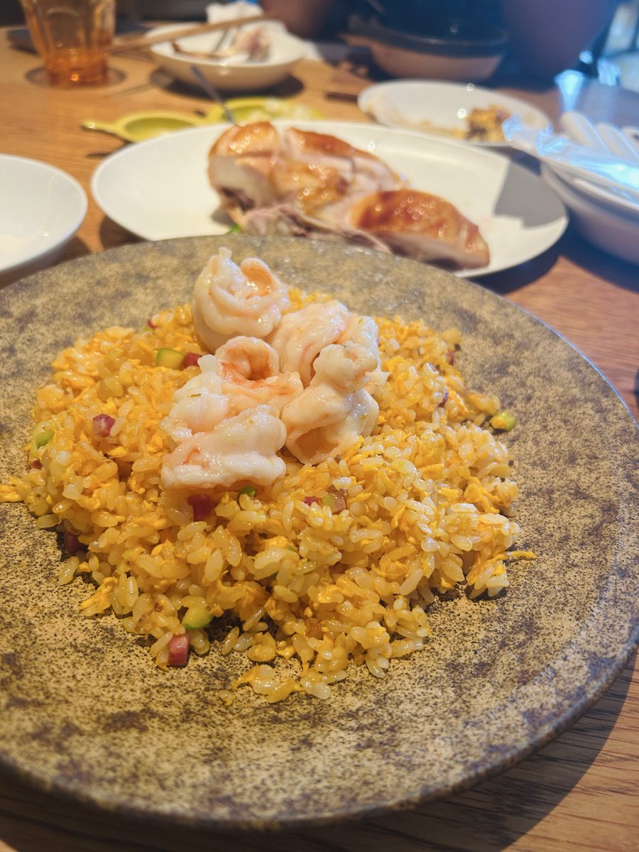 lucy__AAA's tweet photo. 横浜駅直結おすすめのお店、ブリル飯店。モダンチャイニーズという分野。確かにそんな感じ。ブリルチキンもチャーシュータルトも美味しかった！
子連れだと子の体力的に横浜ついでに中華街って感じじゃないので、駅直結ありがたい。 https://t.co/CBwQ4sUlyF