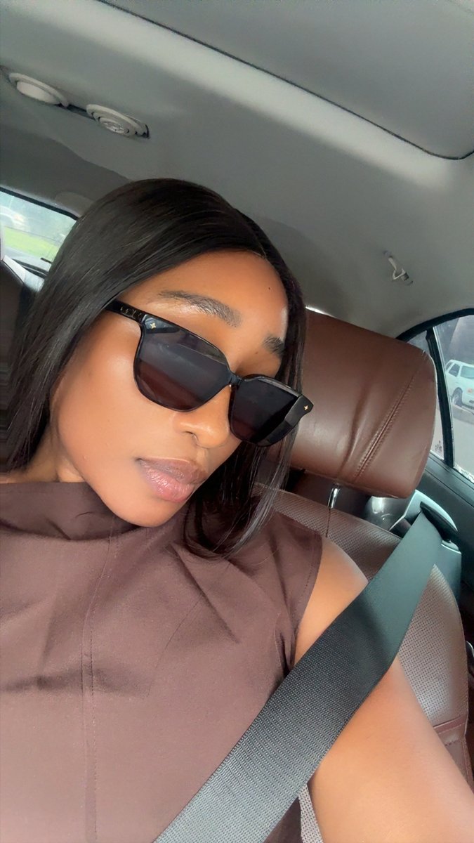 ShebaGamde's tweet photo. One takeaway about Sheba from this experience is simple, her crown never shifts. 👑

Sheba rides hard for her people. 
She wears her heart on her sleeve, and if Sheba cares about you, you will always know. 🥺💓

Dear Shebangs, never forget that the love you pour into Sheba, she’ll return a hundred fold and more. That’s just who she is. 🫶🏽

Happy Sunday, Shebangs! 🥺💓👑

#BBNaija
#ShebaGamde