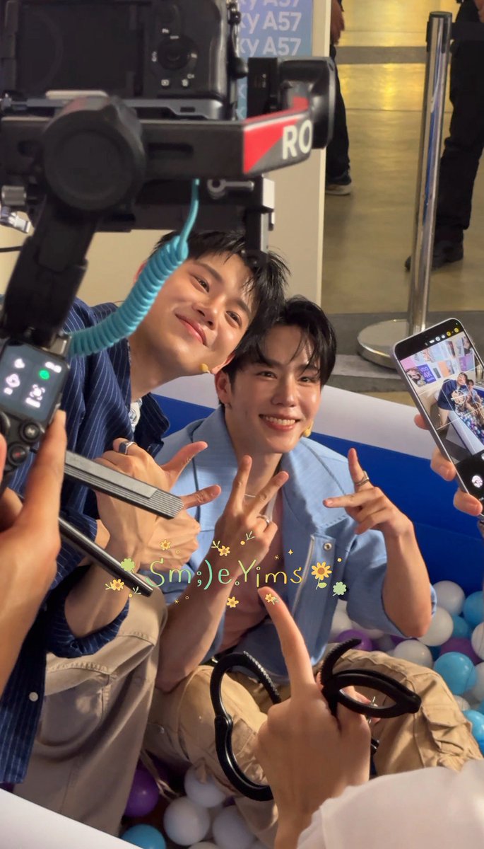 SmileYims689's tweet photo. น่ารักใจแตกปุปุ 🥰

@Warwanarat #warwanarat 
#Yinyin_Anw @yinyin_anw 
GALAXY A57 YINWAR VDO4K
#GalaxyxYinWar #GalaxyA57 #SamsungGalaxy https://t.co/e1tmsTDEcN